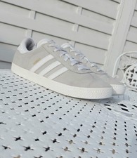 ADIDAS GAZELLE SUEDE TRAINERS SIZE 5.5 DOVE  GREY/WHITE LOVELY LOOKING RRP £90