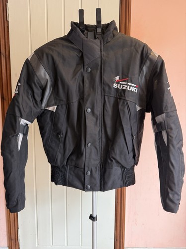 Suzuki gsx1300r hayabusa - suzuki,