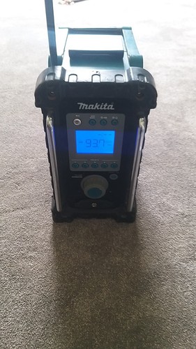 Makita bmr100 job site radio - site,