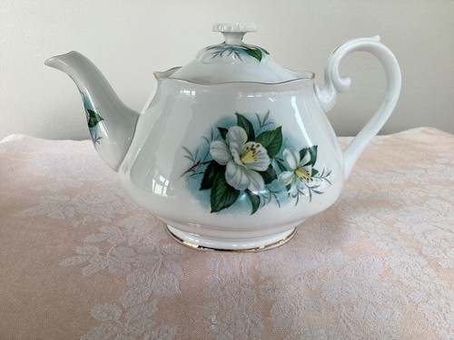 Roslyn bone china tea - roslyn,