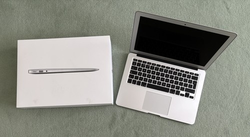 Apple macbook air 2017 - 13",