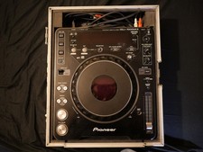 Pioneer CDJ 1000 Mk3 Turntable with RoadReady case