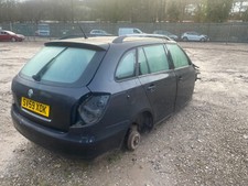SKODA FABIA 2 ESTATE  2010 ROOF BARS RAILS  BREAKING SPARES