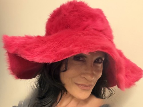 Rare schiaparelli hat 70s - schiaparelli,