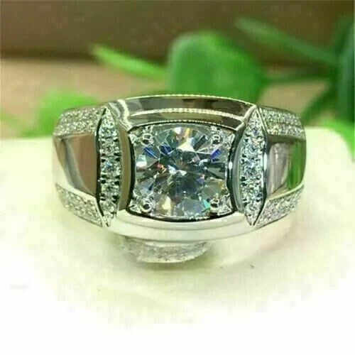 Round diamond solitaire - ct,