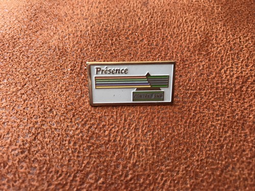 Vintage enamel pin badge - vintage,