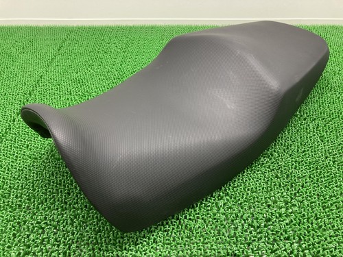 Used honda mce cb400sf seat - used,