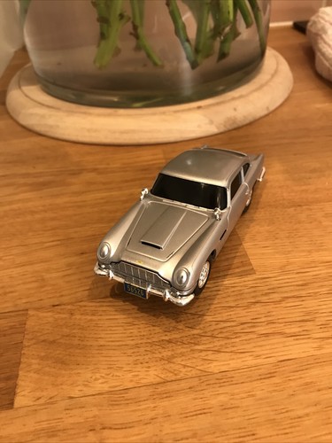 Electric slot car james bond - electric,