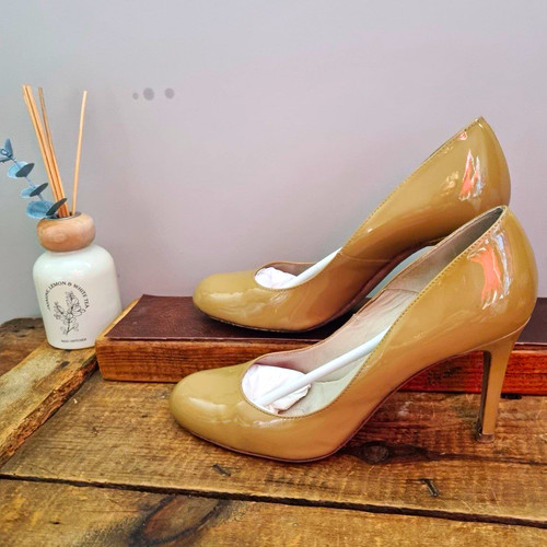 Bennett beige patent - l.k.bennett,