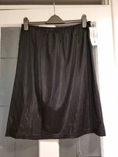 Ladies 24" Black Elasticated Waist Half Slip Size 24/26