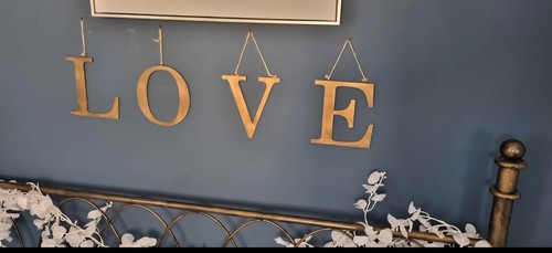 Hanging bronze effect love - effect,