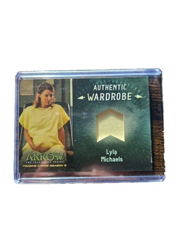 Arrow wardrobe trading - card,