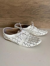 Women’s TU white flower cut