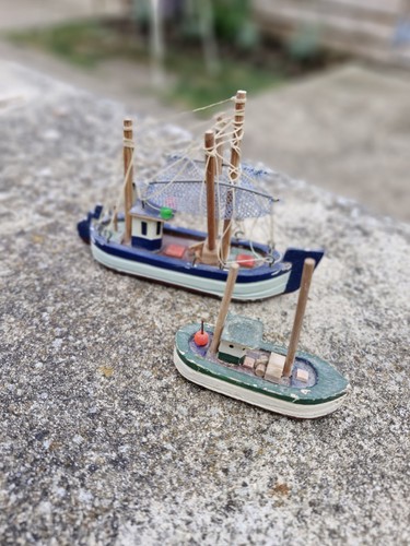 Pair oflittle wooden fishing - oflittle,
