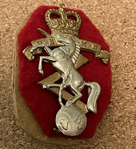 Military reme cap badge - badge, pre-