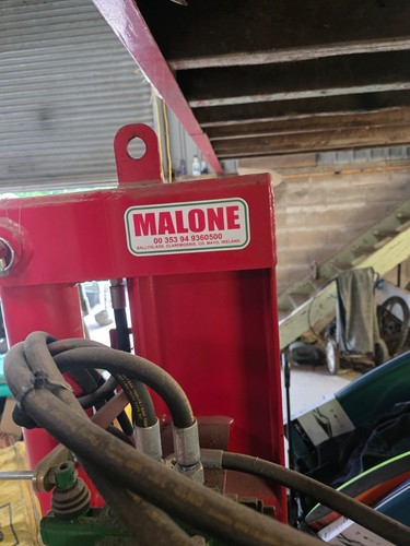 Log splitter hydraulic - log,
