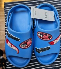 NEW BOYS  BLUE HOT WHEELS CAR