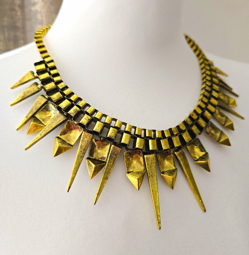 Gold tone statement - gold,