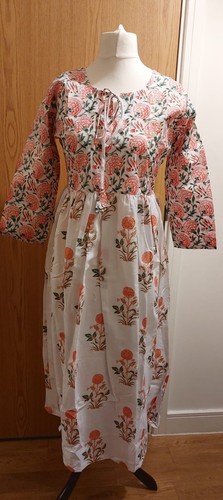 Asian women salwar kameez - asian,