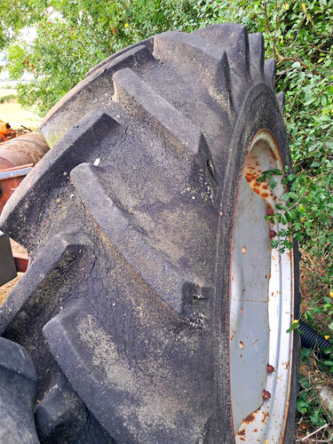 Rear tractor wheel - 12,
