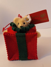 STEIFF Christmas Tree Present