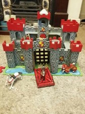 Le Toy Van Wooden Castle - Lion Heart Castle.  With horses . Wooden play castle 