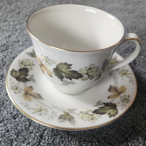 Royal doulton larchmont tea - royal,