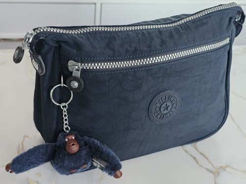 Kipling puppy blue toiletry - kipling,