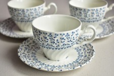 ROYAL VICTORIA ROSE BOUQUET