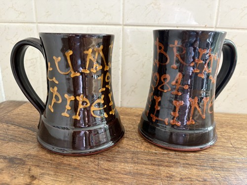 Pair wetheriggs pottery - wetheriggs, 1