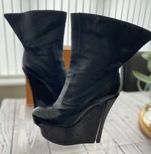 Louis Vuitton Rare Runway Fall