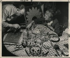 1950 Press Photo Mrs. Angele Keim & Emile Flauss make coronets and crowns