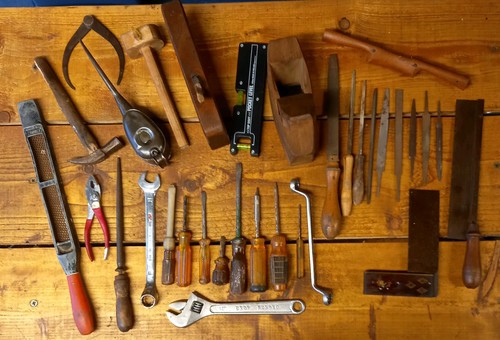 Vintage garage hand tools - ,