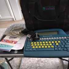 AlphaSmart 2000 Portable Word Processor Vintage Keyboard Writer with carry case
