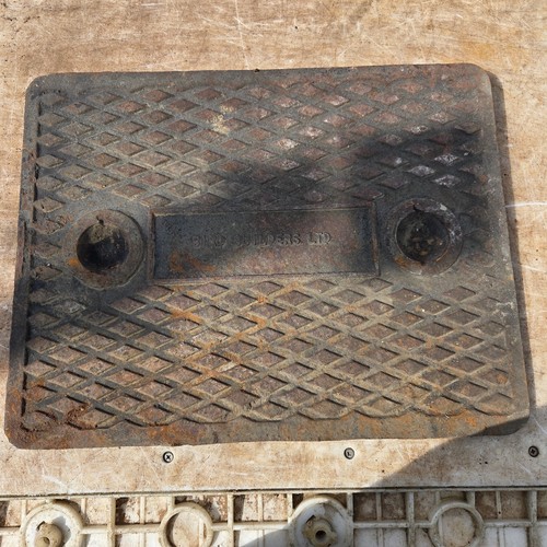 Cast iron manhole cover 641mm - cast,