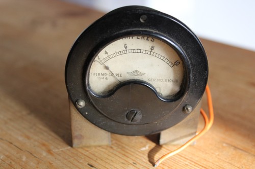 Vintage bakelite amp - vintage, (mip)