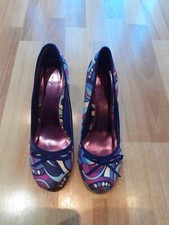 Red Level Psychadelic Fabric Patterned Stiletto Shoes Size 6