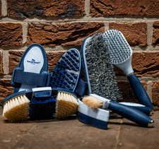 Horseware Newmarket Grooming