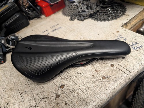 Specialized henge saddle - specialized, vgc