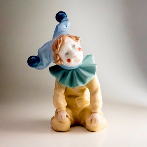 Nao lladro kneeling clown - nao,