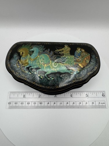 Signed russian lacquer - lacquer, –