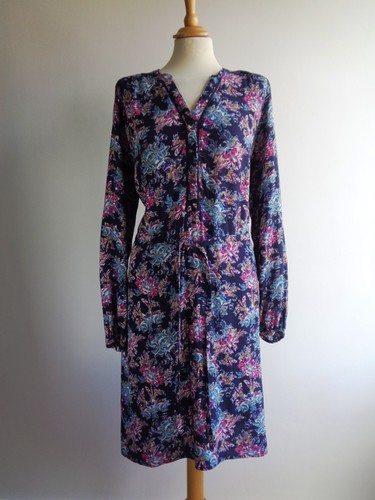 Per una shirt - dress, belted