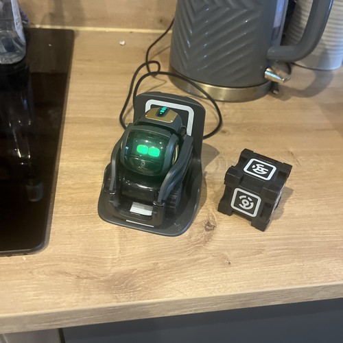 Vector robot anki voice - vector,