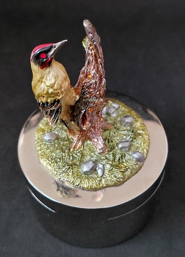 Enamel woodpecker lidded - ,
