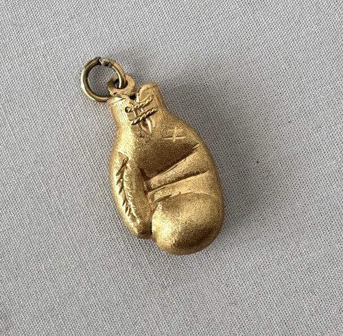 18k yellow gold boxing - yellow, glove