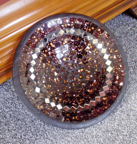 28cm brown black glass - 28cm, round