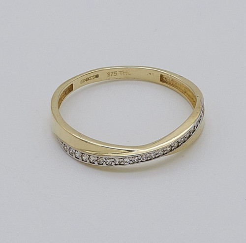 375 9ct solid - gold, 0.10ct