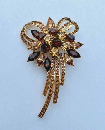 Liz claiborne signed - gold, &
