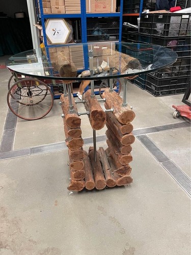 Bespoke glass and - log, poseur