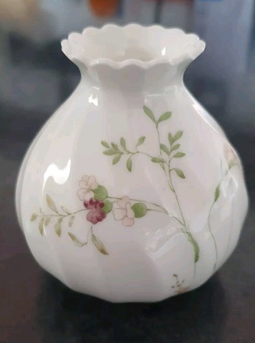 Small vintage wedgwood - vintage, vase